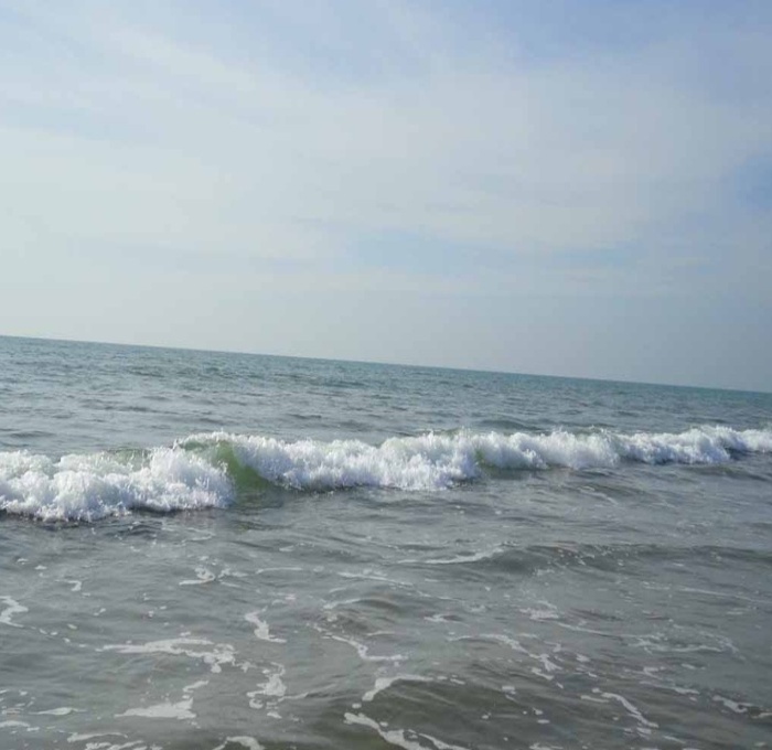 Waves of Himchari Beach